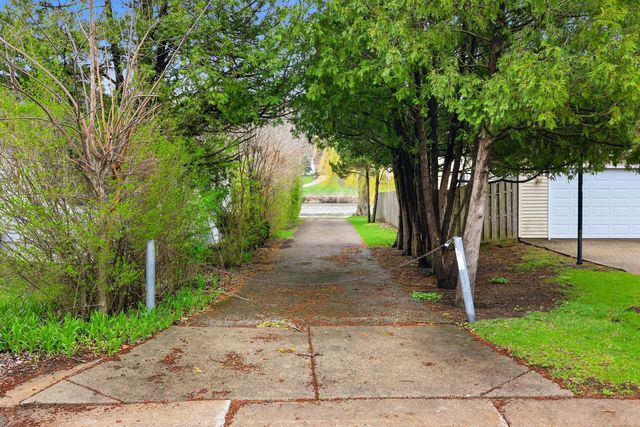 1426 N Harrison Street, Algonquin, IL 60102