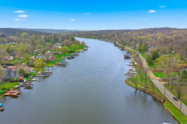 1426 N Harrison Street, Algonquin, IL 60102