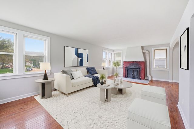 1426 N Harrison Street, Algonquin, IL 60102