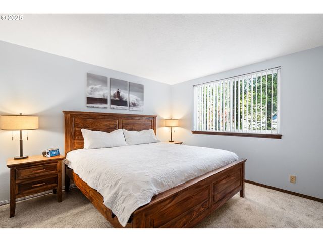 5189 ROSEWOOD St, Lake Oswego, OR 97035