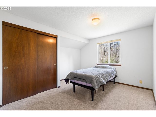 5189 ROSEWOOD St, Lake Oswego, OR 97035