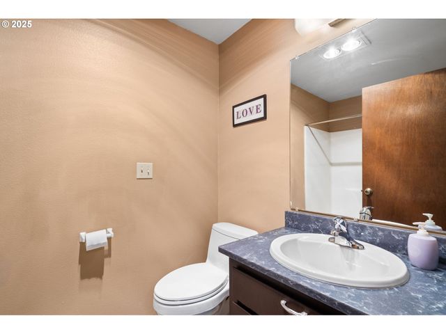 5189 ROSEWOOD St, Lake Oswego, OR 97035