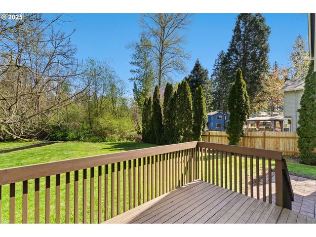 5189 ROSEWOOD St, Lake Oswego, OR 97035