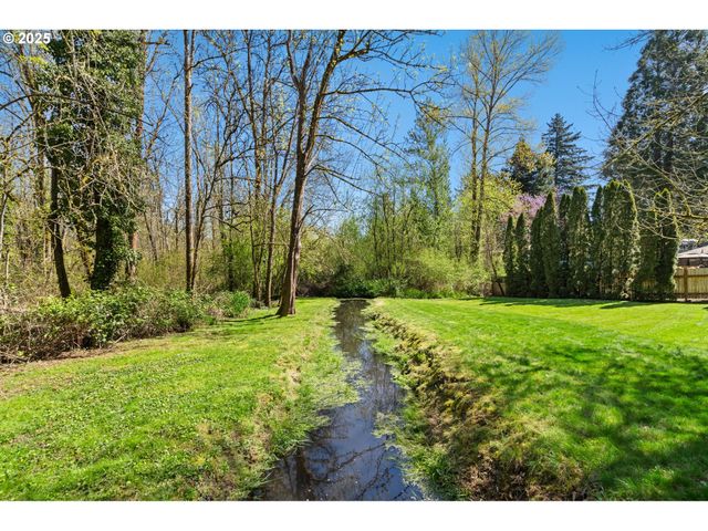 5189 ROSEWOOD St, Lake Oswego, OR 97035