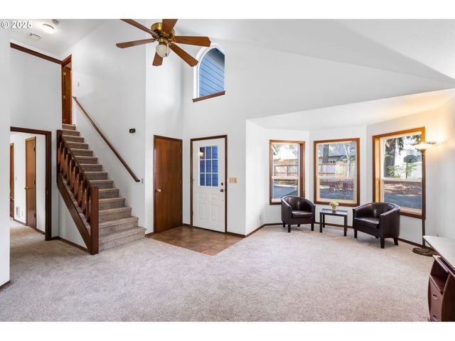 5189 ROSEWOOD St, Lake Oswego, OR 97035