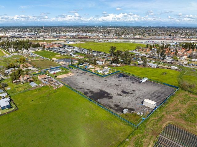3253 W Princeton Avenue, Fresno, CA 93722