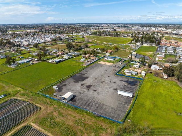 3253 W Princeton Avenue, Fresno, CA 93722