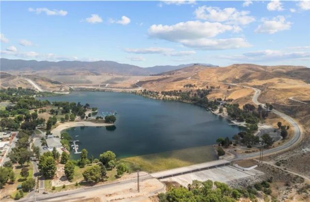 29631 Silver Street, Castaic, CA 91384