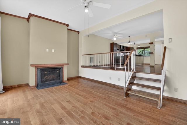 180 NEW MARK ESPLANADE, Rockville, MD 20850