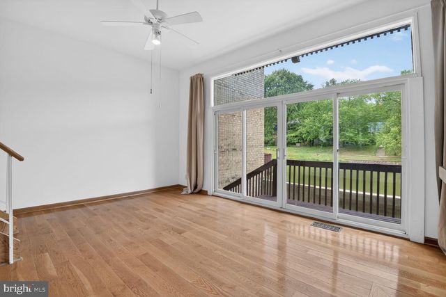 180 NEW MARK ESPLANADE, Rockville, MD 20850