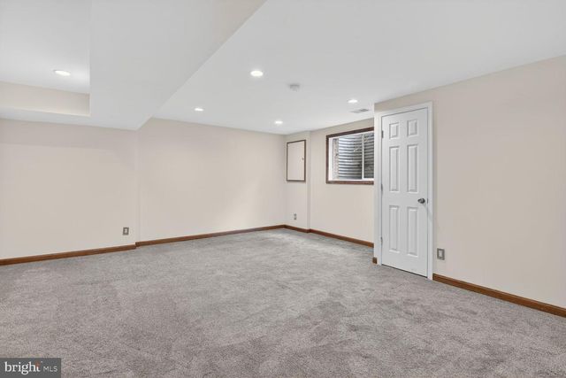 180 NEW MARK ESPLANADE, Rockville, MD 20850