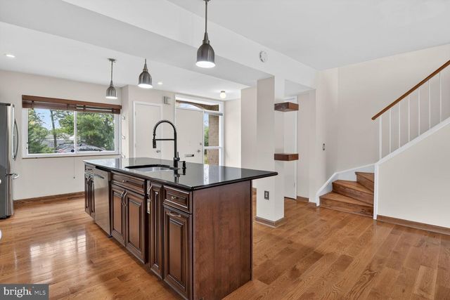 180 NEW MARK ESPLANADE, Rockville, MD 20850