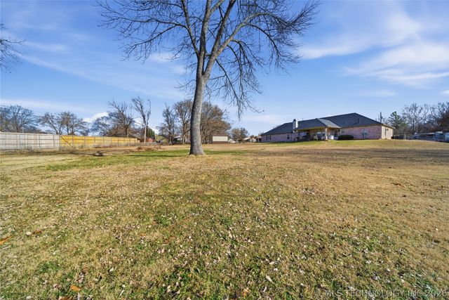 29357 E 157th Street S, Coweta, OK 74429