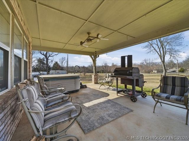29357 E 157th Street S, Coweta, OK 74429