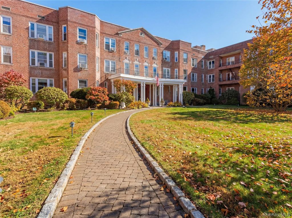 2 Overlook Road 3D6, White Plains, NY 10605