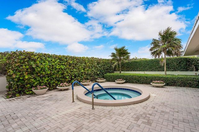 3250 S Ocean Boulevard 508n, Palm Beach, FL 33480