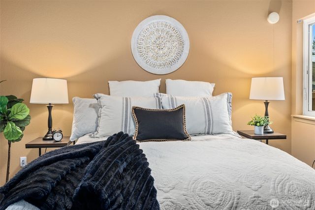 606 Malibu Drive SE, Lacey, WA 98503