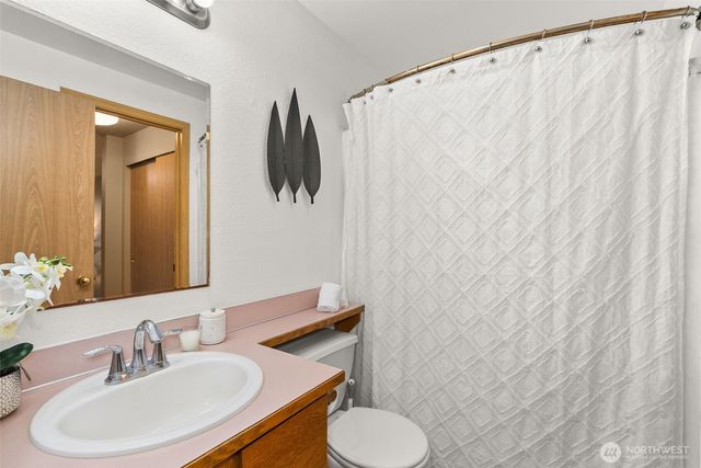 606 Malibu Drive SE, Lacey, WA 98503