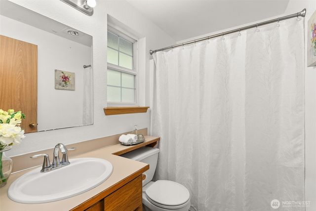 606 Malibu Drive SE, Lacey, WA 98503