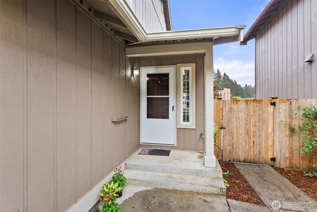 606 Malibu Drive SE, Lacey, WA 98503