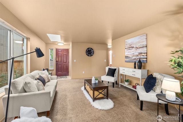 606 Malibu Drive SE, Lacey, WA 98503