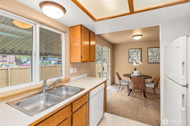 606 Malibu Drive SE, Lacey, WA 98503