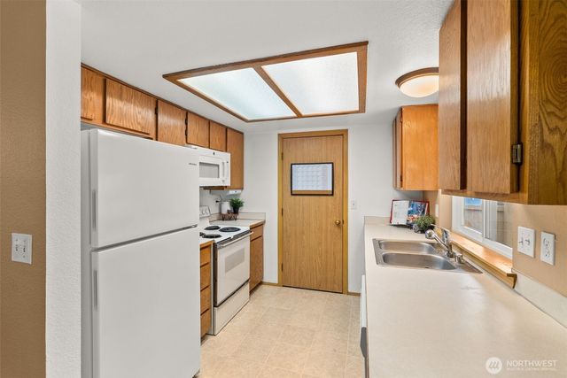 606 Malibu Drive SE, Lacey, WA 98503