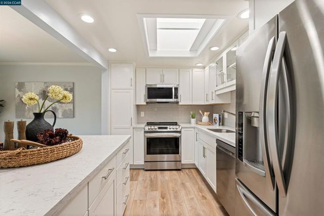 2817 Golden Rain Rd 7, Walnut Creek, CA 94595