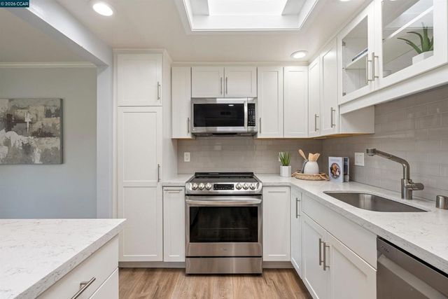 2817 Golden Rain Rd 7, Walnut Creek, CA 94595