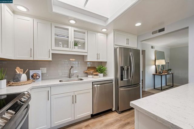 2817 Golden Rain Rd 7, Walnut Creek, CA 94595