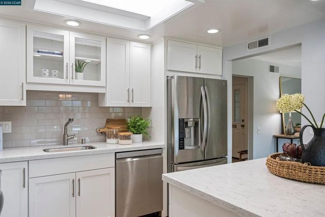 2817 Golden Rain Rd 7, Walnut Creek, CA 94595