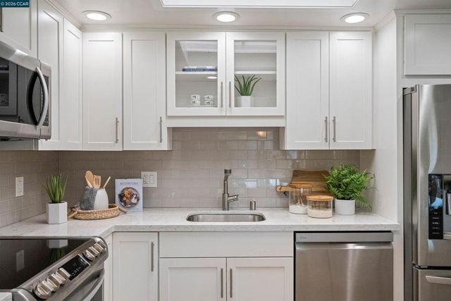 2817 Golden Rain Rd 7, Walnut Creek, CA 94595