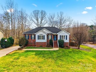 3392 Overbrook Drive, Conover, NC 28613