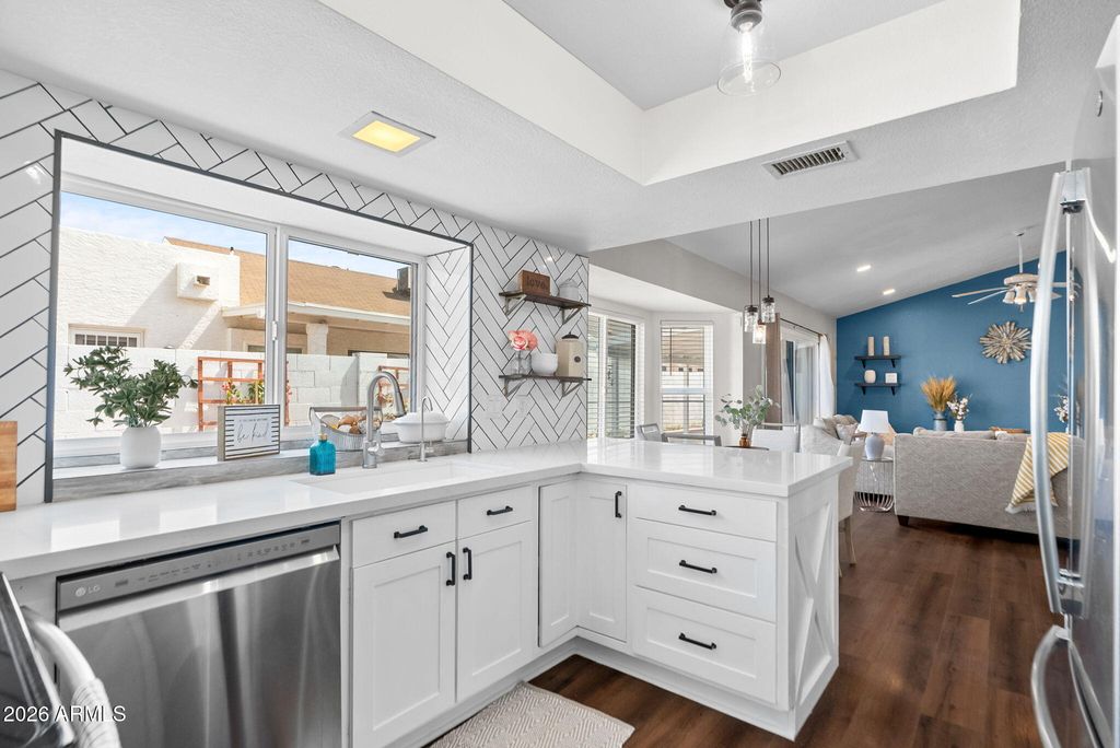 3310 E WESCOTT Drive, Phoenix, AZ 85050 — photo 2