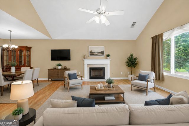 5285 Hillcrest Glenn Drive, Sugar Hill, GA 30518