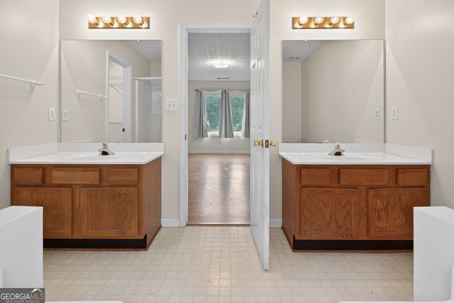 5285 Hillcrest Glenn Drive, Sugar Hill, GA 30518