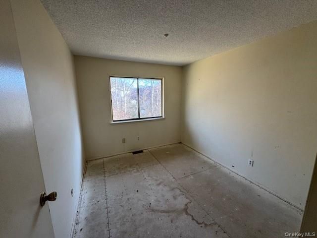 88 Drexelgate Court, Middle Island, NY 11953