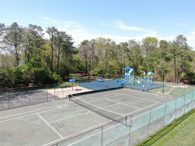 88 Drexelgate Court, Middle Island, NY 11953