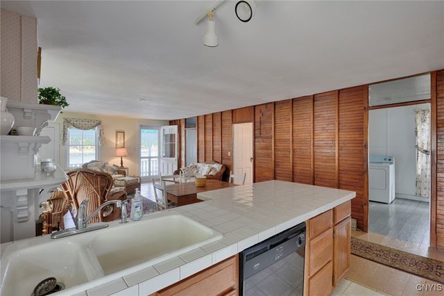 6 Manhattan Island, Alexandria, NY 13607