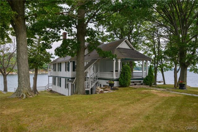 6 Manhattan Island, Alexandria, NY 13607