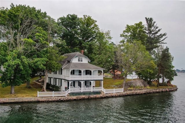 6 Manhattan Island, Alexandria, NY 13607