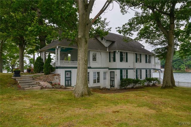 6 Manhattan Island, Alexandria, NY 13607