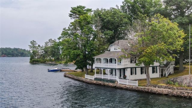 6 Manhattan Island, Alexandria, NY 13607