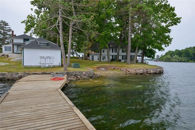 6 Manhattan Island, Alexandria, NY 13607