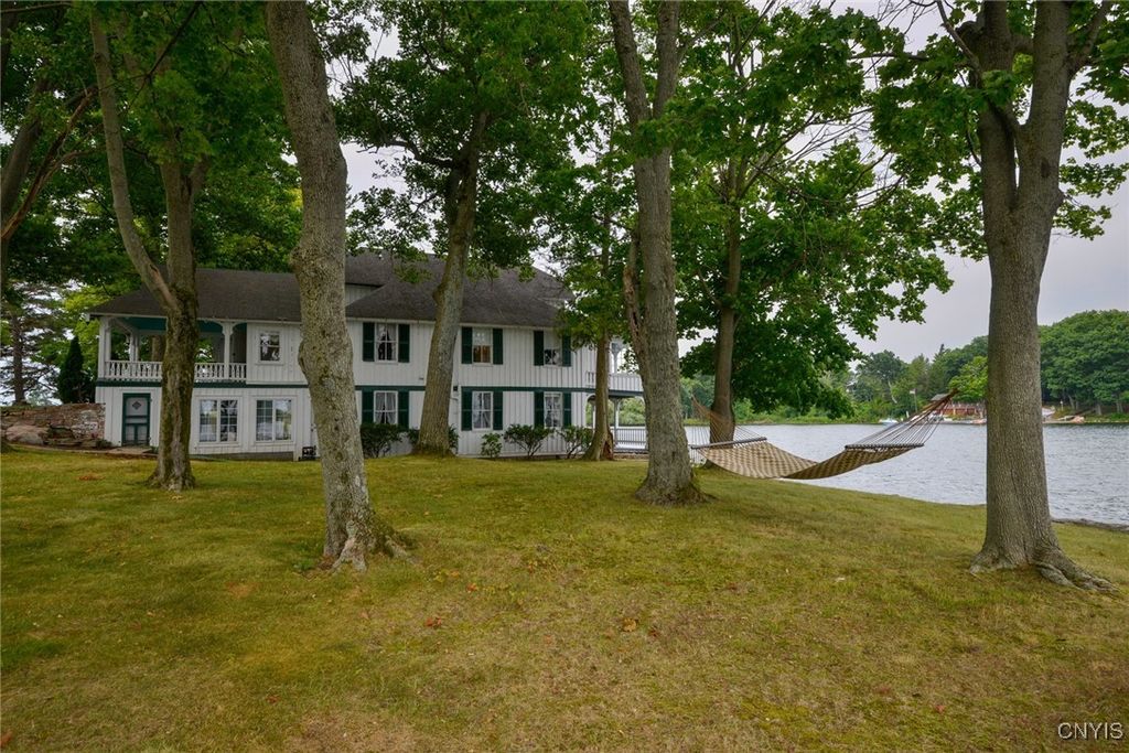 6 Manhattan Island, Alexandria, NY 13607