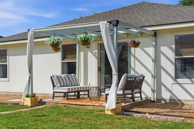 197 Donatello, Kyle, TX 78640