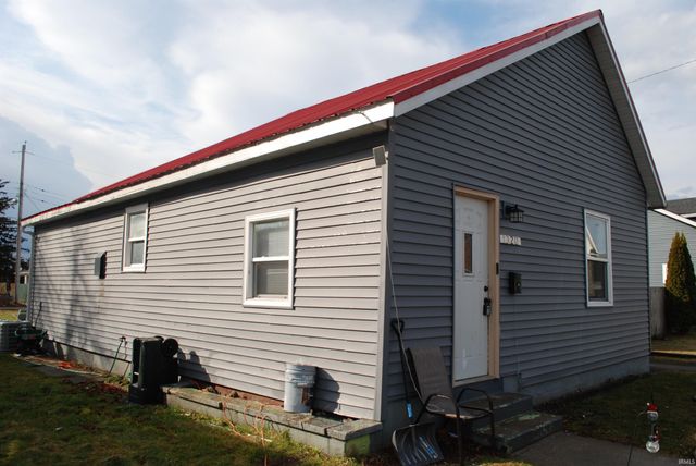 1320 Poland Street, South Bend, IN 46619