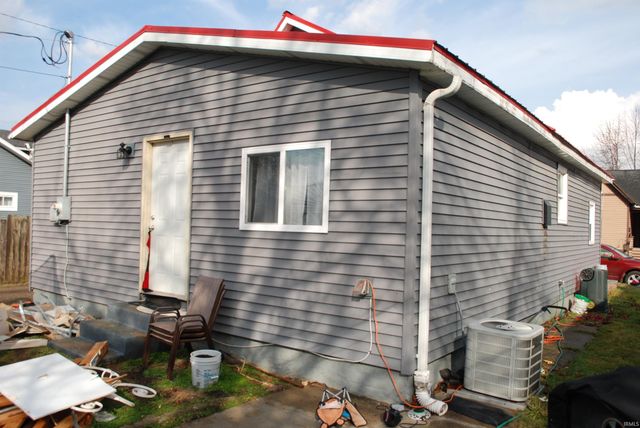 1320 Poland Street, South Bend, IN 46619