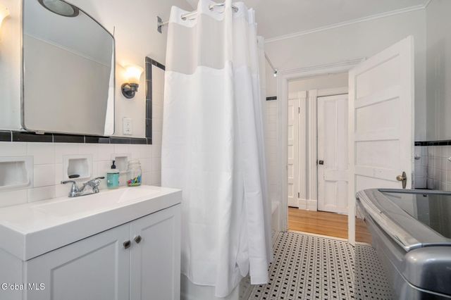 477 Western Avenue, Albany, NY 12203