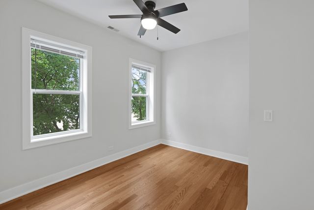 1055 W Pratt Boulevard 2A, Chicago, IL 60626